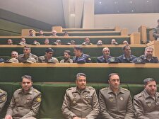 حضور جمعی از فرماندهان ارتش در صحن مجلس