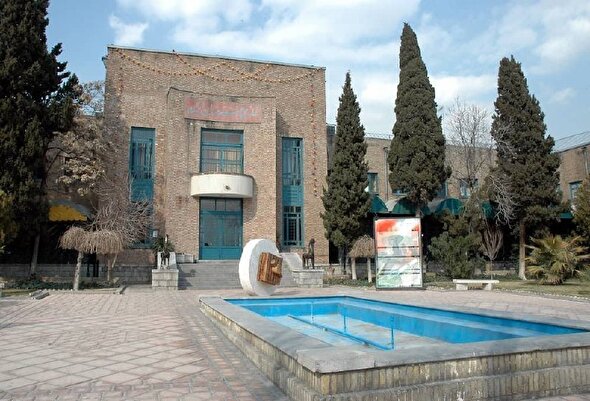 گذری در خانه هنرمندان ایران
