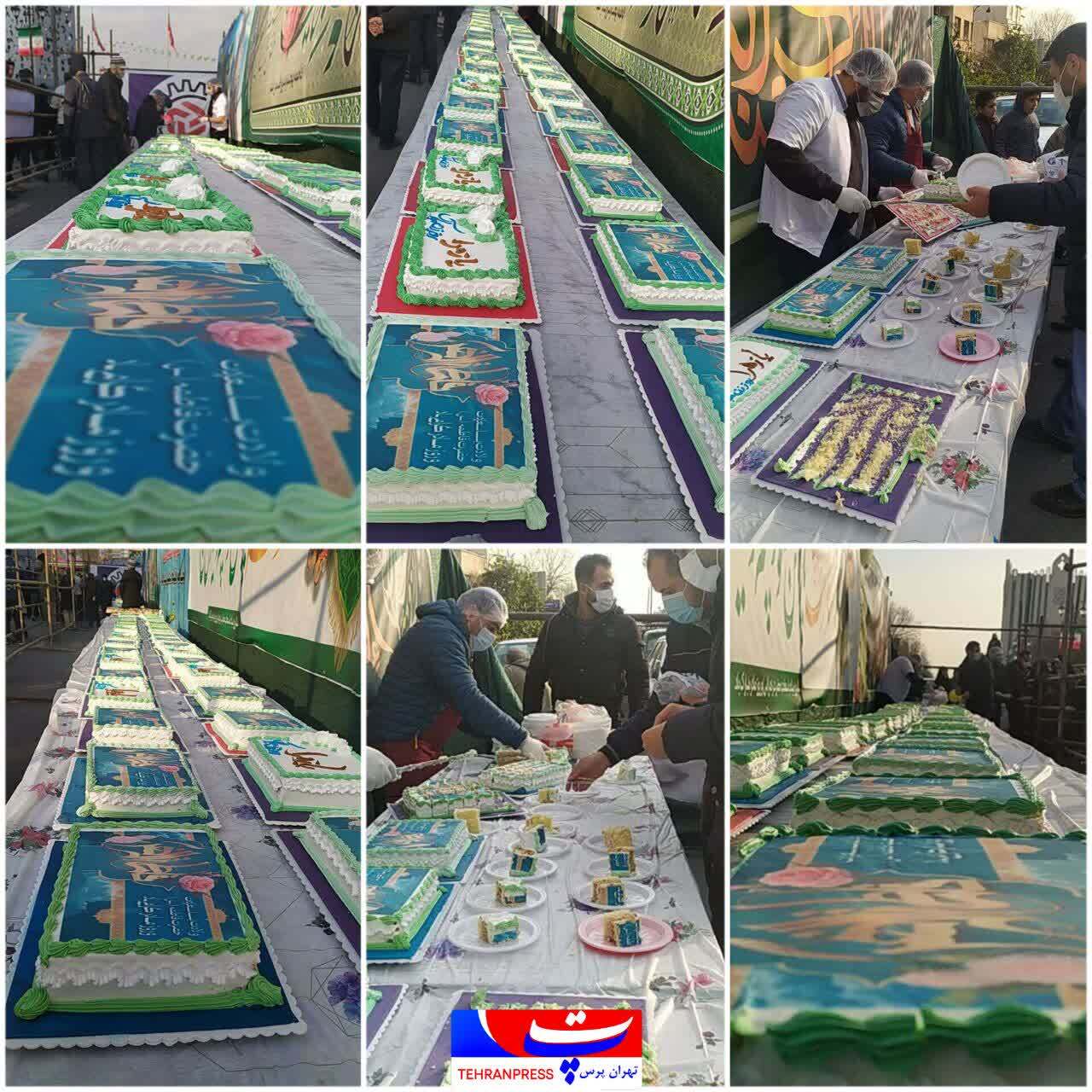 برگزاری جشن بزرگ خانوادگی به مناسبت سالروز میلاد حضرت فاطمه الزهرا(س) در پایتخت/ ادای احترام تهرانیها به مقام مادر+عکس برگزاری جشن بزرگ خانوادگی به مناسبت سالروز میلاد حضرت فاطمه الزهرا(س) در پایتخت/ ادای احترام تهرانیها به مقام مادر+عکس
