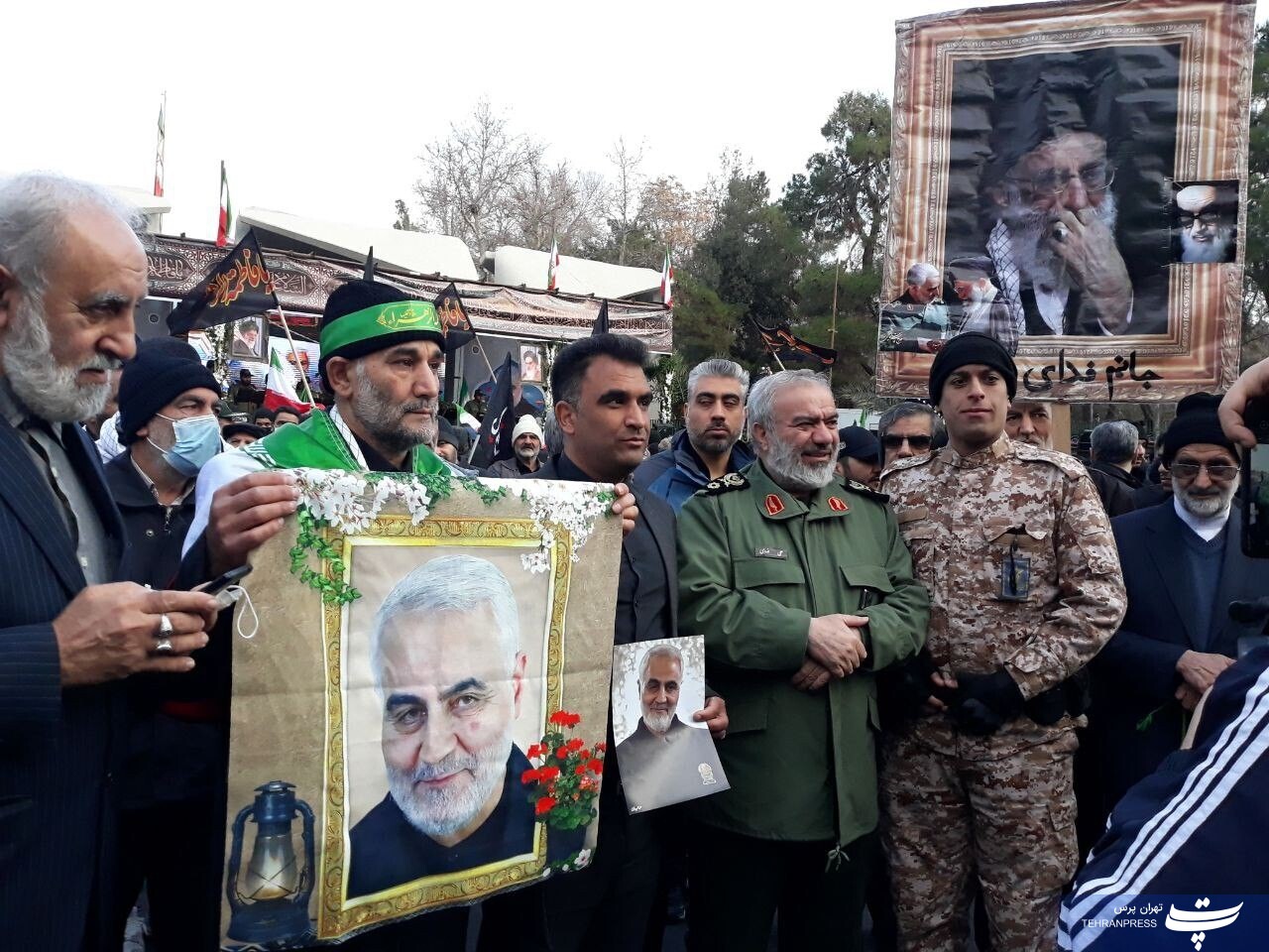 عکس| مراسم تشییع پیکرهای مطهر 200 شهید گمنام در تهران با حضور مسئولان لشکری و کشوری