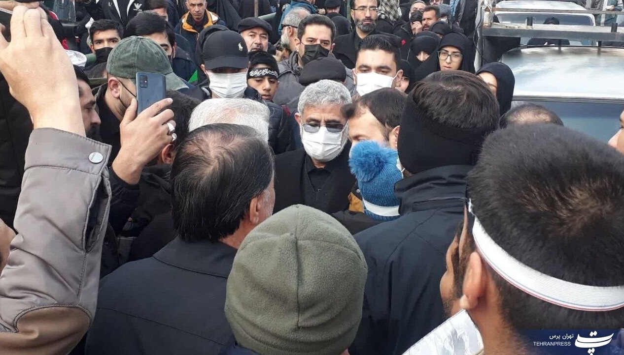 تشییع پیکر مطهر ۲۰۰ شهید گمنام در تهران/ رئیس جمهور : اغتشاشات اخیر جنگ احزاب بود/ سردار فدوی: علیرغم خباثت‌ دشمن، مردم بابصیرت در جبهه حق حضور پیدا کردند