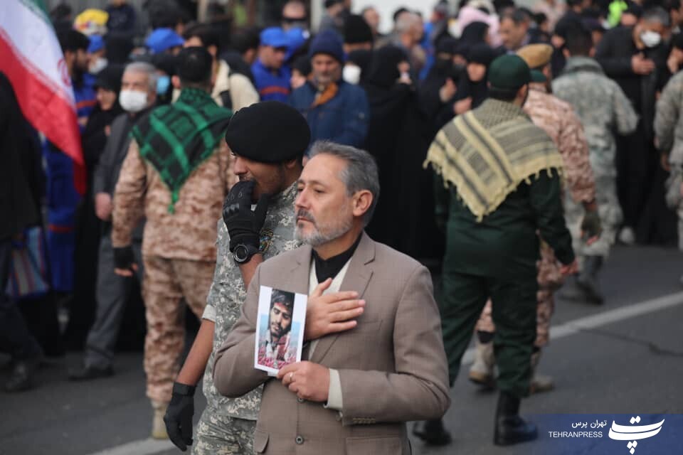 عکس| بدرقه 200 لاله‌ی فاطمی با حضور مردم شهیدپرور تهران