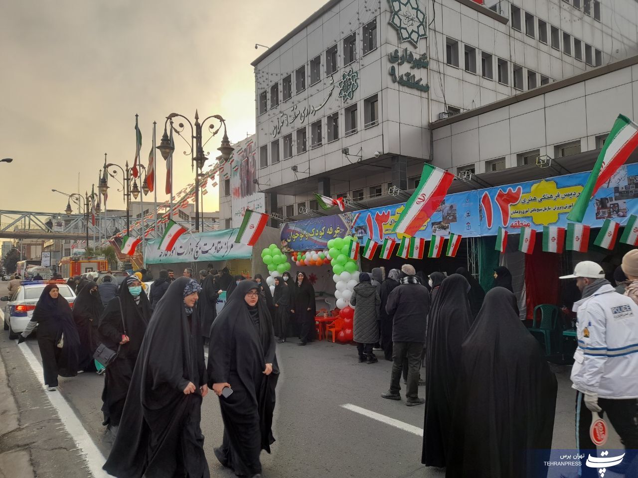 راهپیمایی ۲۲ بهمن ماه در چهل و چهارمین فجر انقلاب اسلامی/ مسیرهای ۱۲گانه راهپیمایی در تهران