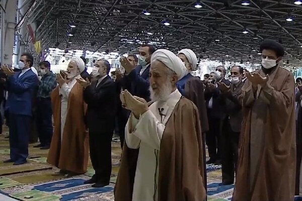 نماز عید سعید فطر در تهران برگزار شد نماز عید سعید فطر در تهران برگزار شد