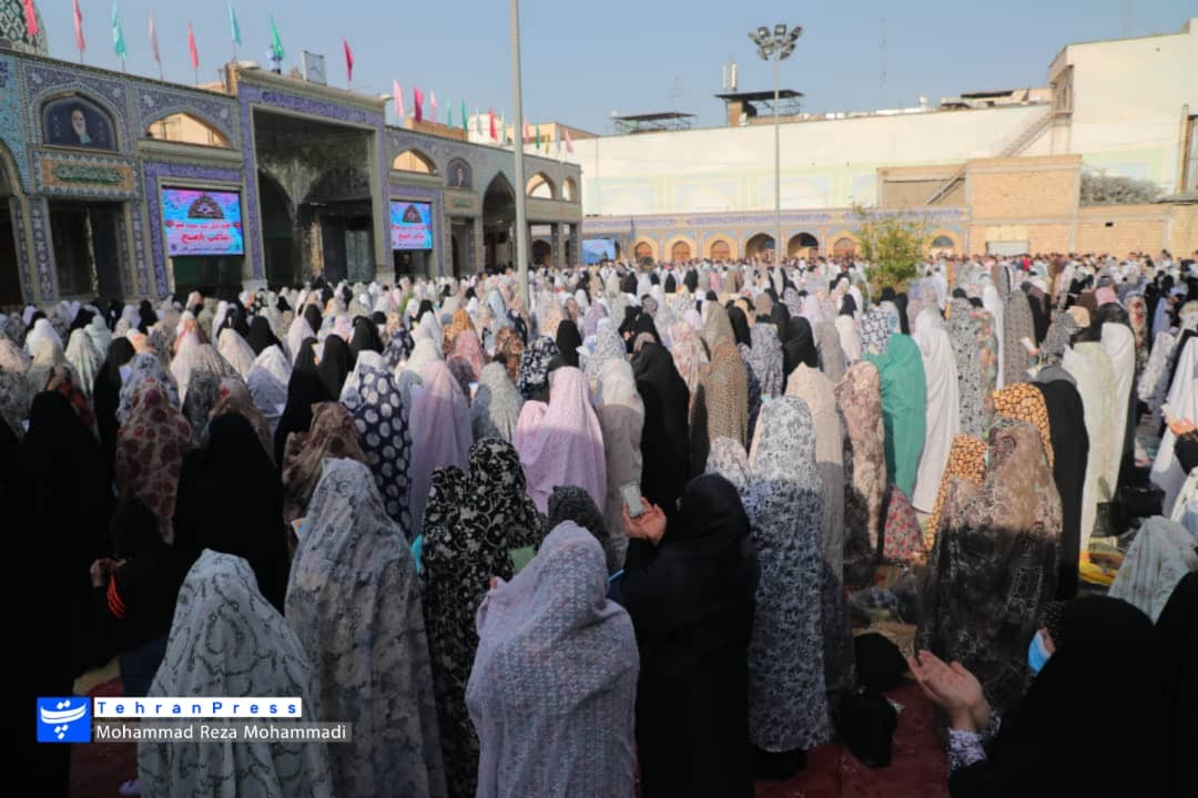 اقامه نماز عید فطر در آستان مقدس امام زاده حسن(ع) تهران