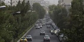 وزش باد شدید و خیزش گرد و خاک در تهران/ افزایش دما ادامه دارد
