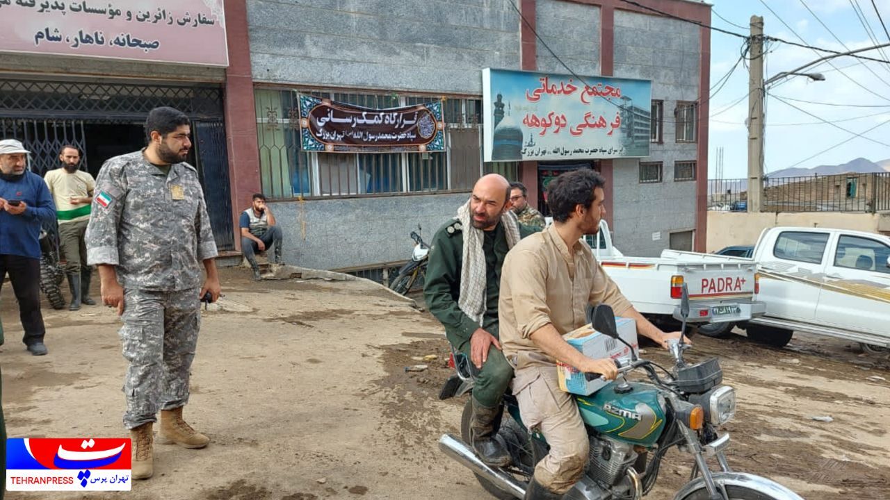 عکس(!)| حضور جهادگران بسیجی تهران بزرگ جهت لایروبی و پیدا کردن مفقودین در منطقه امامزاده داوود(ع) تهران عکس(!)| حضور جهادگران بسیجی تهران بزرگ جهت لایروبی و پیدا کردن مفقودین در منطقه امامزاده داوود(ع) تهران