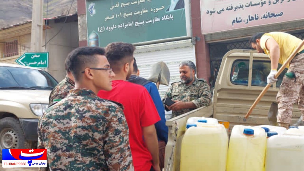 عکس(!)| حضور جهادگران بسیجی تهران بزرگ جهت لایروبی و پیدا کردن مفقودین در منطقه امامزاده داوود(ع) تهران عکس(!)| حضور جهادگران بسیجی تهران بزرگ جهت لایروبی و پیدا کردن مفقودین در منطقه امامزاده داوود(ع) تهران