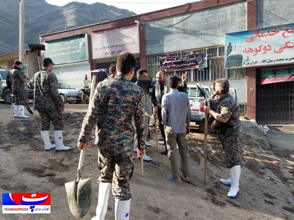 عکس(2)| حضور جهادگران بسیجی تهران بزرگ جهت لایروبی و یافتن مفقودین در منطقه امامزاده داوود(ع) تهران عکس(2)| حضور جهادگران بسیجی تهران بزرگ جهت لایروبی و یافتن مفقودین در منطقه امامزاده داوود(ع) تهران