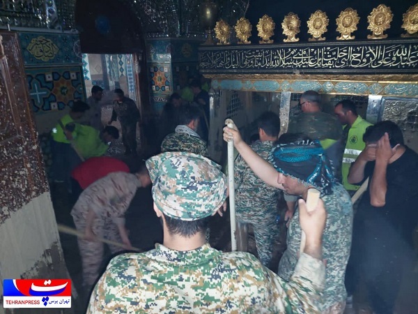 عکس(2)| حضور جهادگران بسیجی تهران بزرگ جهت لایروبی و یافتن مفقودین در منطقه امامزاده داوود(ع) تهران عکس(2)| حضور جهادگران بسیجی تهران بزرگ جهت لایروبی و یافتن مفقودین در منطقه امامزاده داوود(ع) تهران