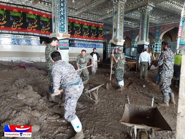 عکس(2)| حضور جهادگران بسیجی تهران بزرگ جهت لایروبی و یافتن مفقودین در منطقه امامزاده داوود(ع) تهران عکس(2)| حضور جهادگران بسیجی تهران بزرگ جهت لایروبی و یافتن مفقودین در منطقه امامزاده داوود(ع) تهران