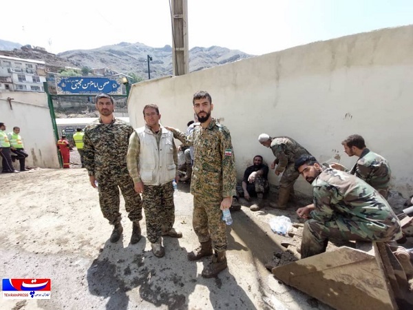 عکس(2)| حضور جهادگران بسیجی تهران بزرگ جهت لایروبی و یافتن مفقودین در منطقه امامزاده داوود(ع) تهران عکس(2)| حضور جهادگران بسیجی تهران بزرگ جهت لایروبی و یافتن مفقودین در منطقه امامزاده داوود(ع) تهران