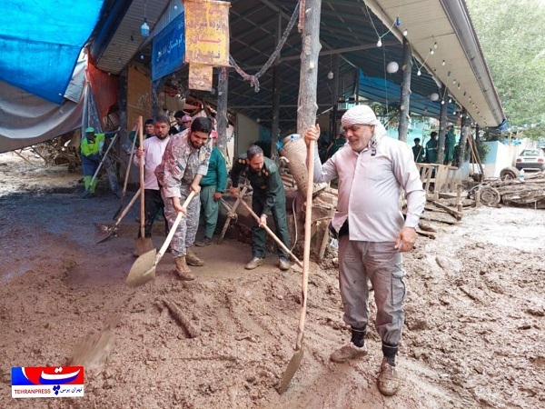 عکس(2)| حضور جهادگران بسیجی تهران بزرگ جهت لایروبی و یافتن مفقودین در منطقه امامزاده داوود(ع) تهران عکس(2)| حضور جهادگران بسیجی تهران بزرگ جهت لایروبی و یافتن مفقودین در منطقه امامزاده داوود(ع) تهران