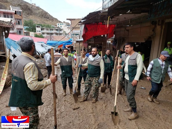 عکس(2)| حضور جهادگران بسیجی تهران بزرگ جهت لایروبی و یافتن مفقودین در منطقه امامزاده داوود(ع) تهران عکس(2)| حضور جهادگران بسیجی تهران بزرگ جهت لایروبی و یافتن مفقودین در منطقه امامزاده داوود(ع) تهران
