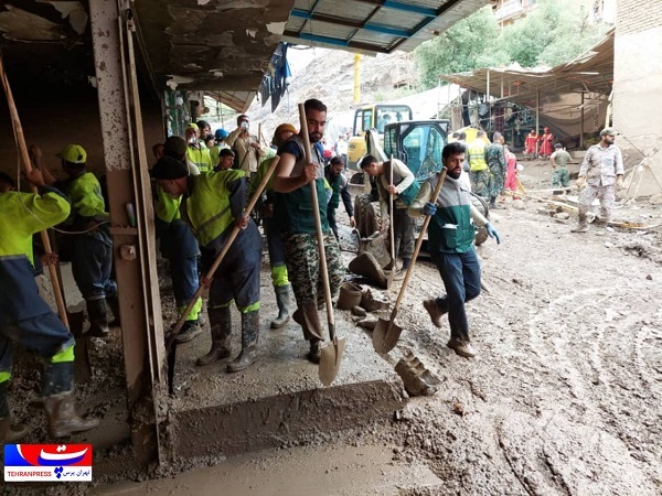 عکس(3)| حضور جهادگران بسیجی تهران بزرگ جهت لایروبی و یافتن مفقودین در منطقه امامزاده داوود(ع) تهران عکس(3)| حضور جهادگران بسیجی تهران بزرگ جهت لایروبی و یافتن مفقودین در منطقه امامزاده داوود(ع) تهران