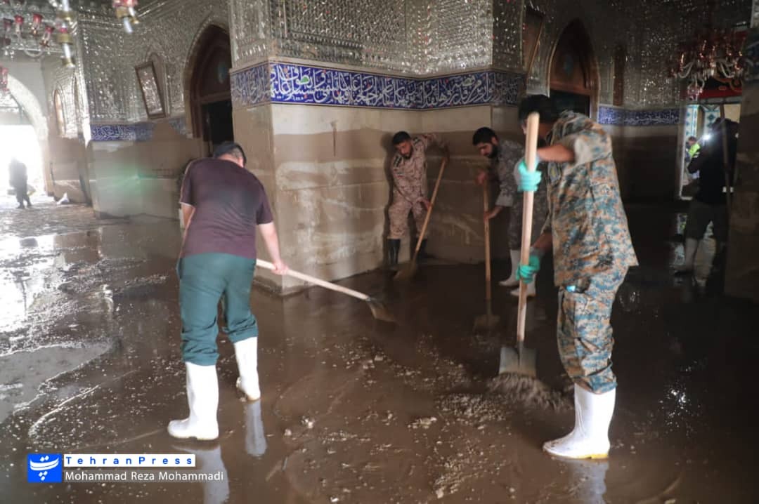 عکس(9)| سومین روز سیل در امامزاده داوود(ع) و تداوم خدمت رسانی بسیجیان و گروه های جهادی سپاه تهران بزرگ