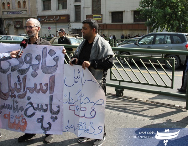 راهپیمایی مردم و نمازگزاران تهرانی در اعتراض به آشوب اراذل و اوباش در پایتخت 