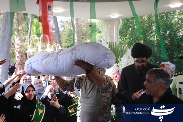 مراسم تشییع و خاکسپاری پیکر شهید گمنام در سازمان ثبت احوال کشور