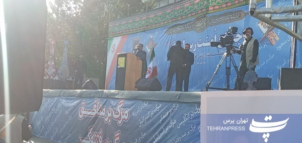 «اجتماع بزرگ امت رسول الله (ص)» در میدان انقلاب / تجمع مردم پیش از آغاز مراسم