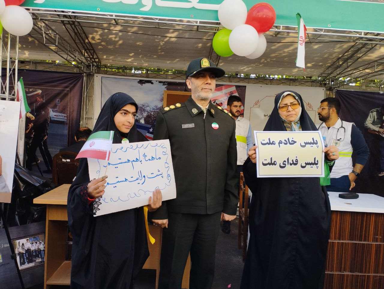 راهپیمایی ۱۳ آبان در تهران همزمان با سراسر کشور آغاز شد/ حضور پرشور دهه نودیها و هشتادیها راهپیمایی ۱۳ آبان در تهران همزمان با سراسر کشور آغاز شد/ حضور پرشور دهه نودیها و هشتادیها