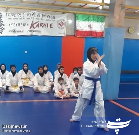 مسابقات کاراته ویژه بانوان بسیجی برگزار شد