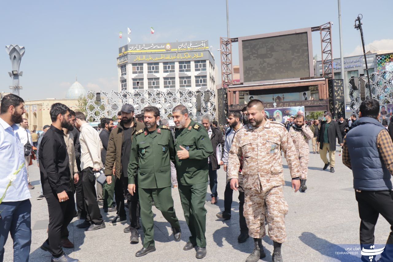 مراسم تشییع پیکر شهیدان مدافع حرم «میلاد حیدری» و «مقداد مهقانی»/ سردار حسن زاده: رژیم صهیونیستی و امریکا به نقطه پایانشان نزدیک میشوند مراسم تشییع پیکر شهیدان مدافع حرم «میلاد حیدری» و «مقداد مهقانی»/ سردار حسن زاده: رژیم صهیونیستی و امریکا به نقطه پایانشان نزدیک میشوند