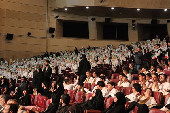 عکس| برگزاری یادواره ۵ هزار و ۶۰۰ شهید دانش‌آموز در برج میلاد