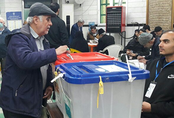 عکس| حضور مردم در پای صندوق‌های رأی در مناطق مختلف تهران