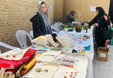برپایی نمایشگاه هنری توانیابان در مرکز تهران