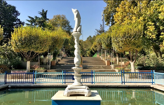 پارک نیاوران یکی از پارک‌های قدیمی تهران