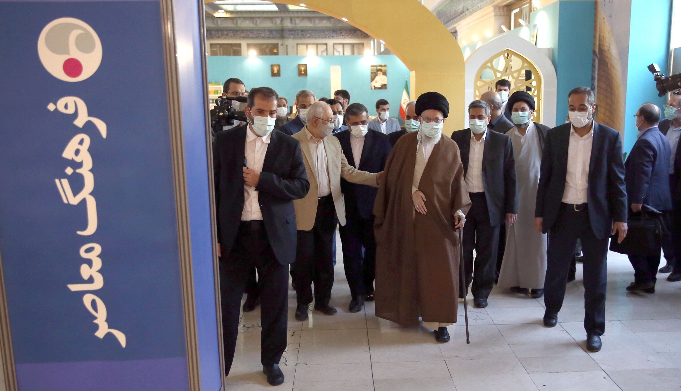 بازدید رهبرمعظم انقلاب اسلامی از نمایشگاه کتاب تهران بازدید رهبرمعظم انقلاب اسلامی از نمایشگاه کتاب تهران