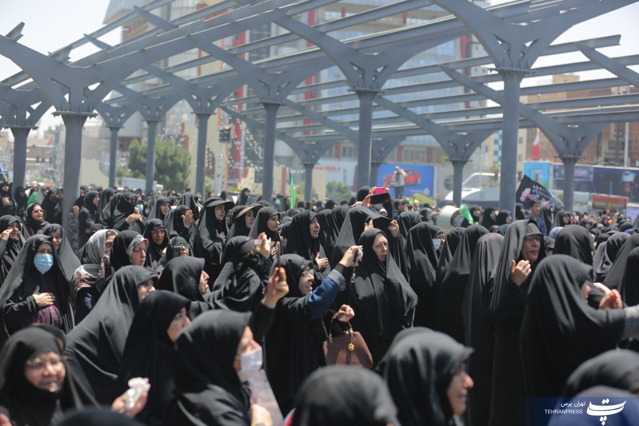 اجتماع بزرگ عزاداران امام صادق (ع) در میدان صادقیه تهران برگزار شد