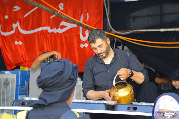 عکس| خدمت موکب‎های ایرانی به زائران حسینی در نجف اشرف