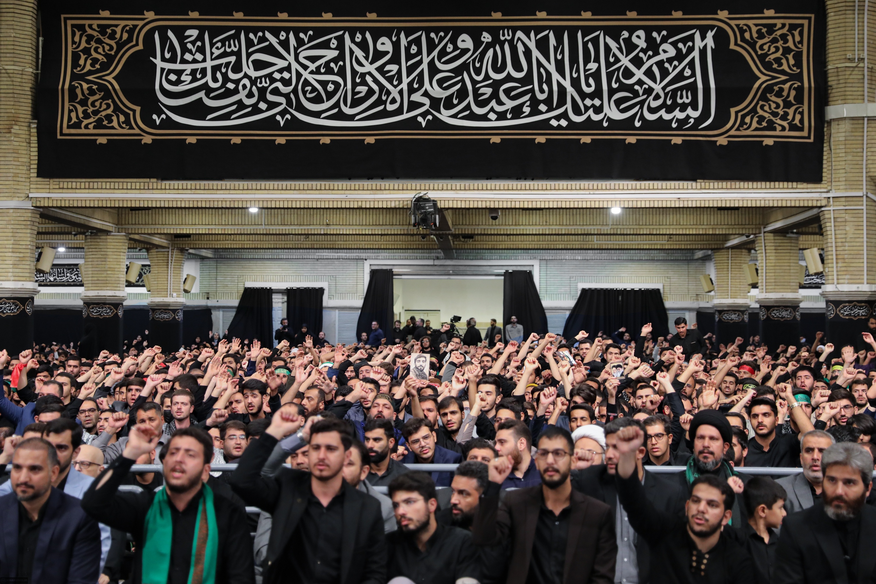 اگر استقامت کردید، قله را فتح خواهید کرد/ همیشه حسینی زندگی کنید و حسینی بمانید اگر استقامت کردید، قله را فتح خواهید کرد/ همیشه حسینی زندگی کنید و حسینی بمانید