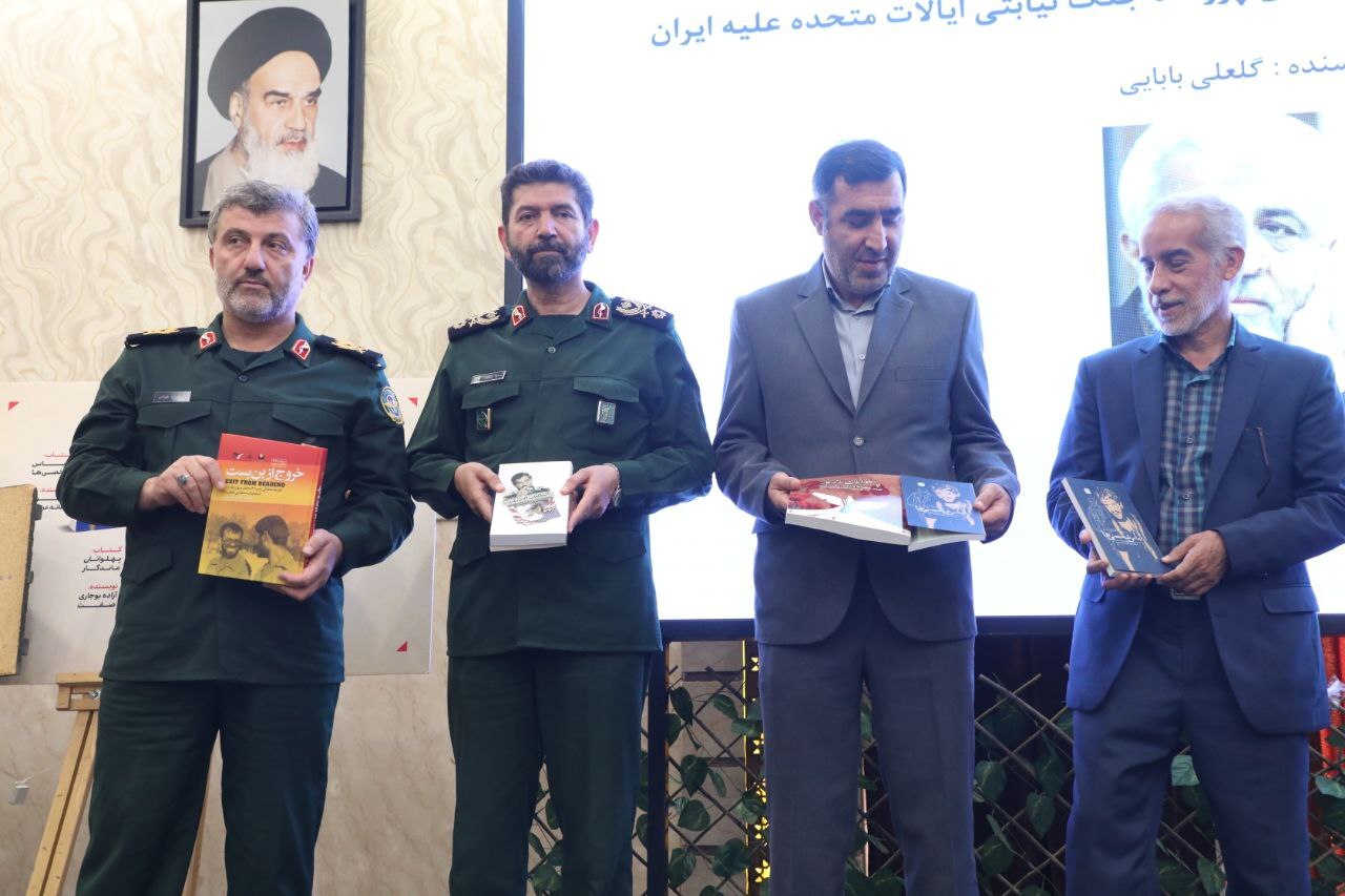 خاطرات فرماندهان جنگ باید ثبت و ضبط شود تا در دل تاریخ بماند خاطرات فرماندهان جنگ باید ثبت و ضبط شود تا در دل تاریخ بماند