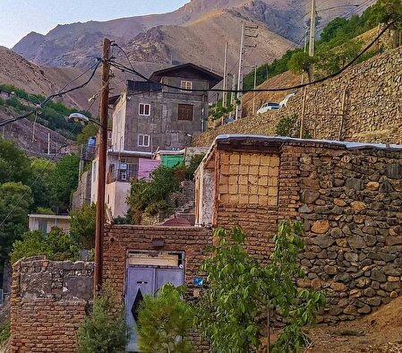 روستایی سنگی در نزدیکی تهران