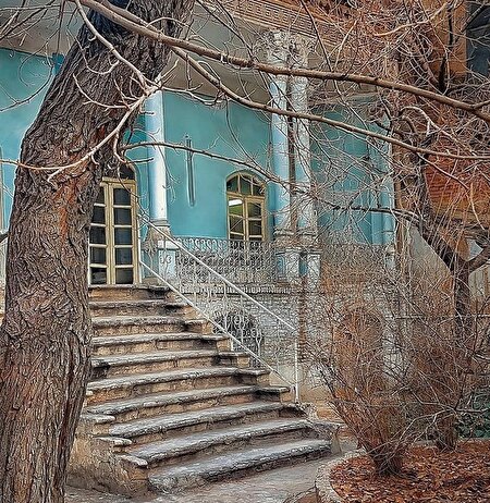 مدرسه دخترانه «ناموس» در تهران
