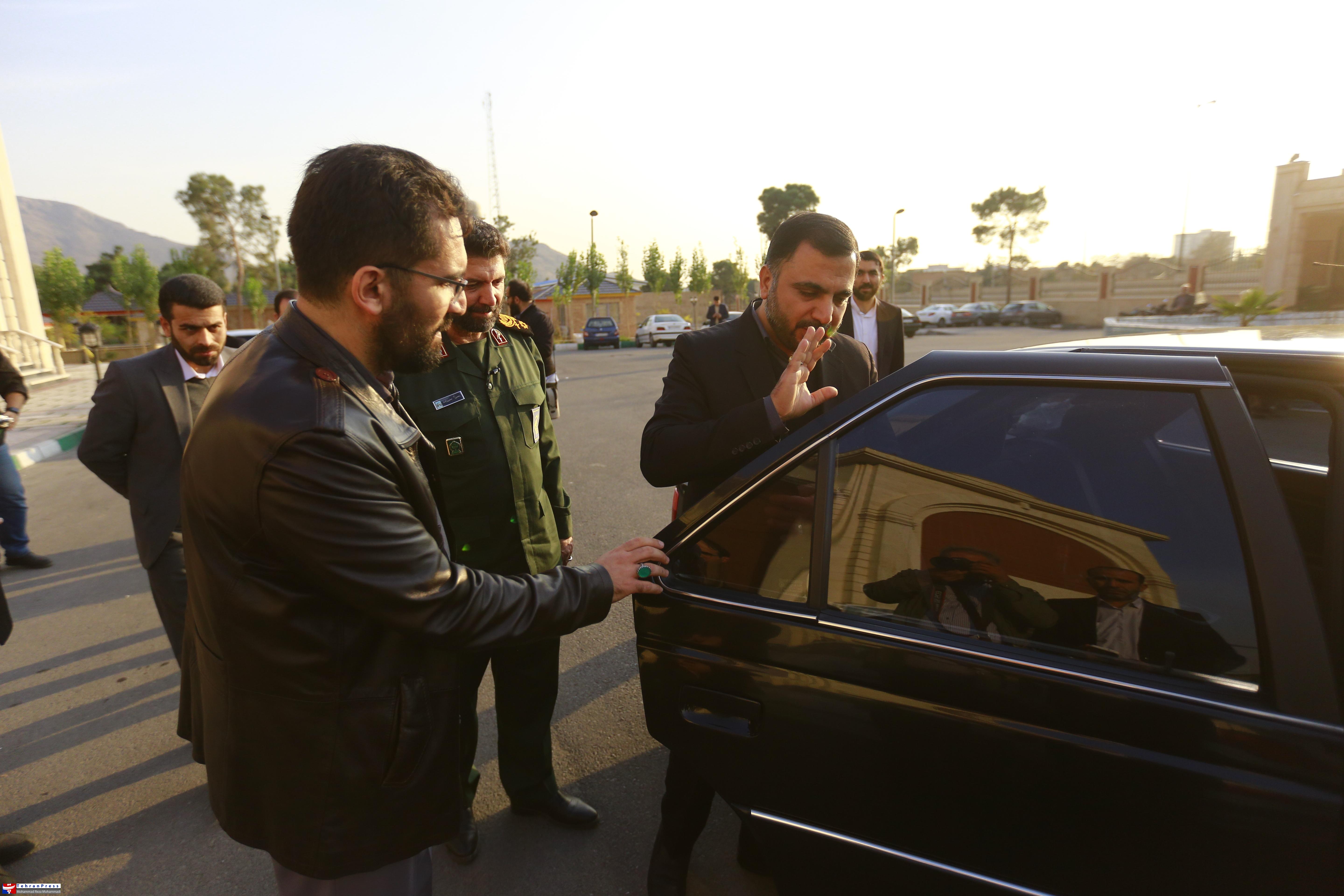 عکس| بازدید فرمانده سپاه تهران بزرگ و وزیر ارتباطات از سومین رویداد تولید محتوای دیجیتال بسیج پایتخت