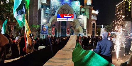 تجمع بامدادی تهرانی‌ها در حمایت از حمله موشکی سپاه به رژیم غاصب صهیونیستی