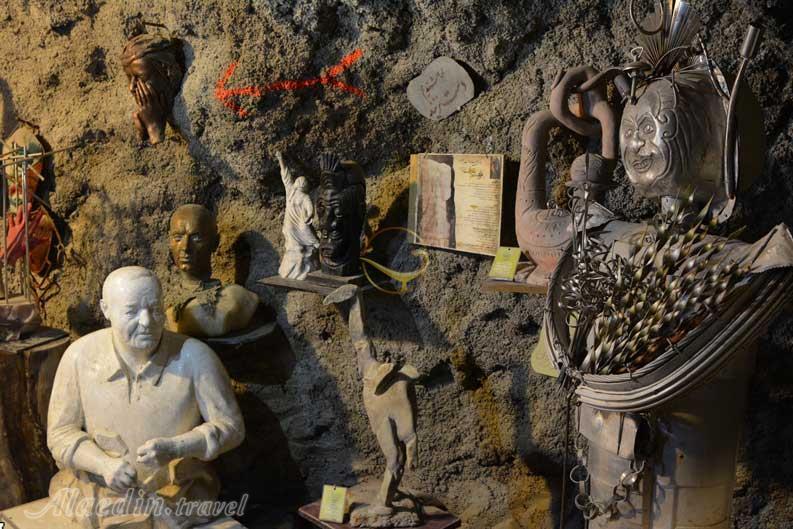 غار موزه وزیری؛ اولین موزه‌ی خصوصی ایران