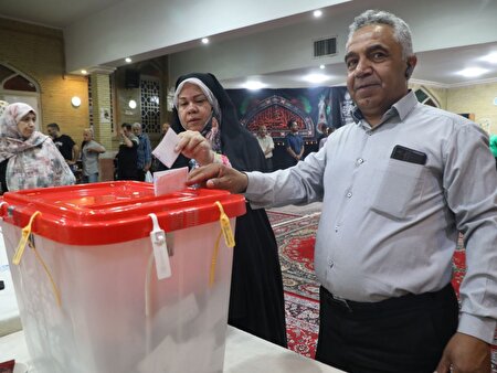 عکس| مردم منطقه ۱۷ پای صندوق‎های رای