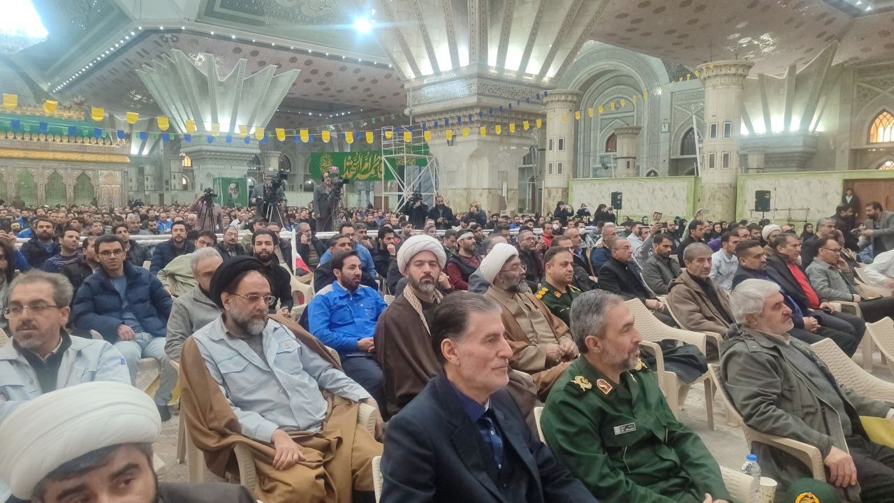 نقش جامعه کارگری در پاسداری از آرمانهای انقلاب نقش جامعه کارگری در پاسداری از آرمانهای انقلاب