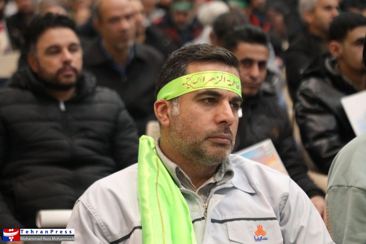 عکس| برگزاری همایش کارگران در مسیر حاج قاسم