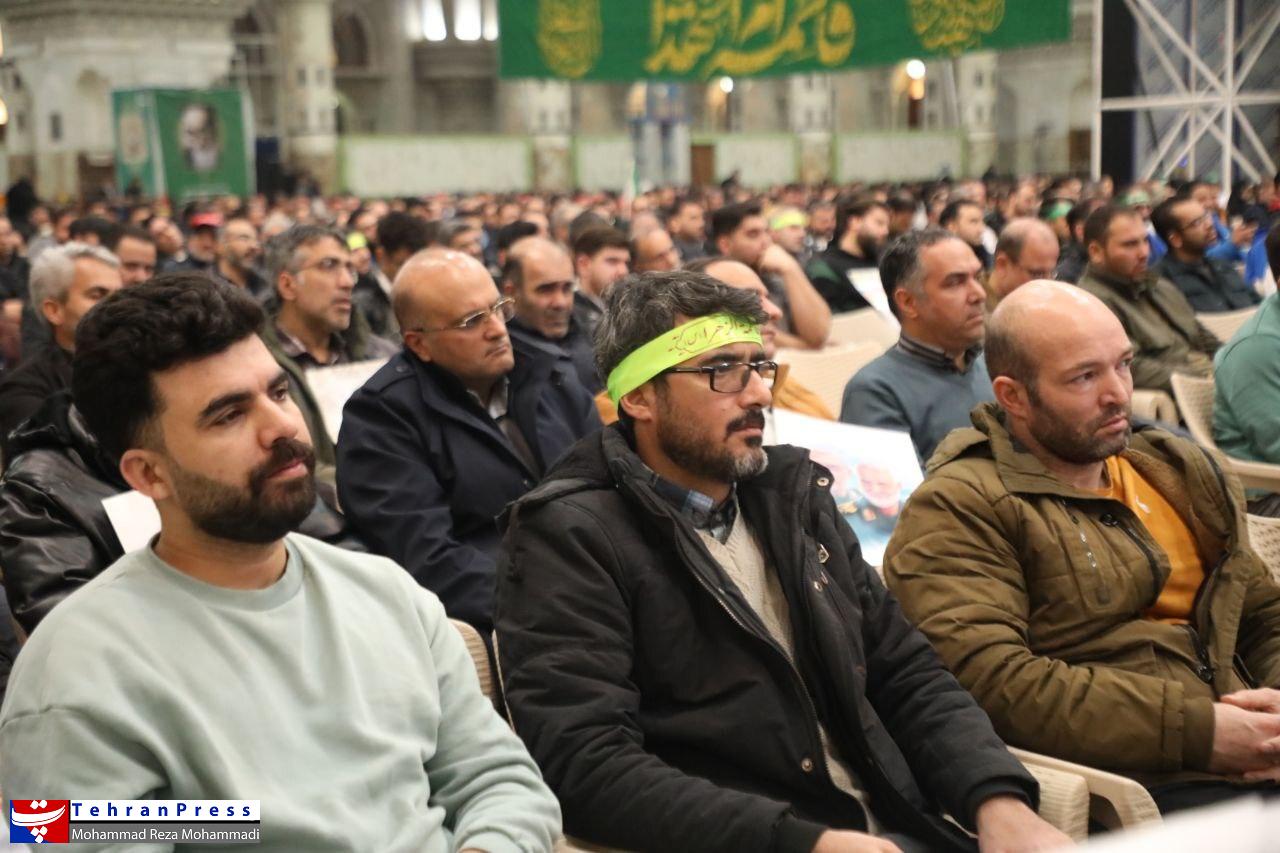 عکس| برگزاری همایش کارگران در مسیر حاج قاسم