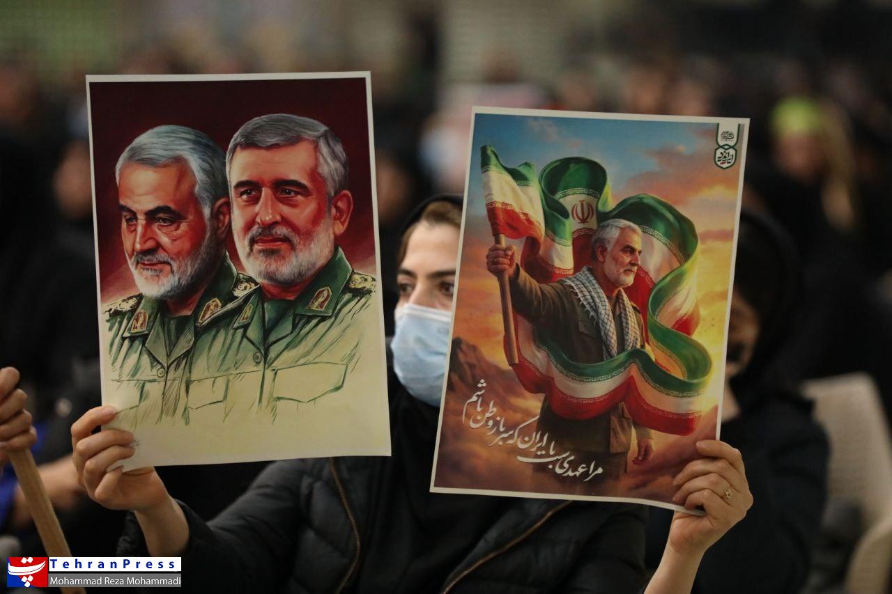 عکس| برگزاری همایش کارگران در مسیر حاج قاسم