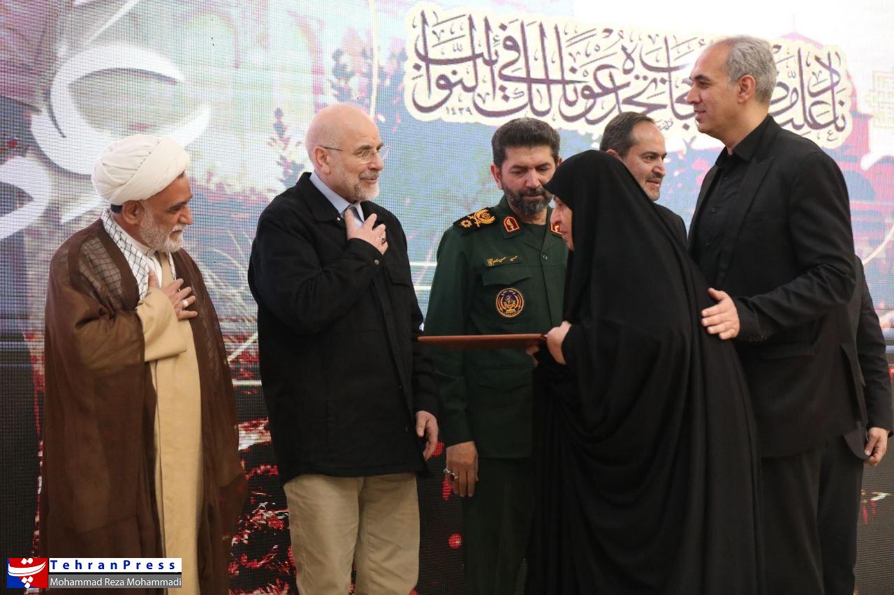 عکس| برگزاری همایش کارگران در مسیر حاج قاسم