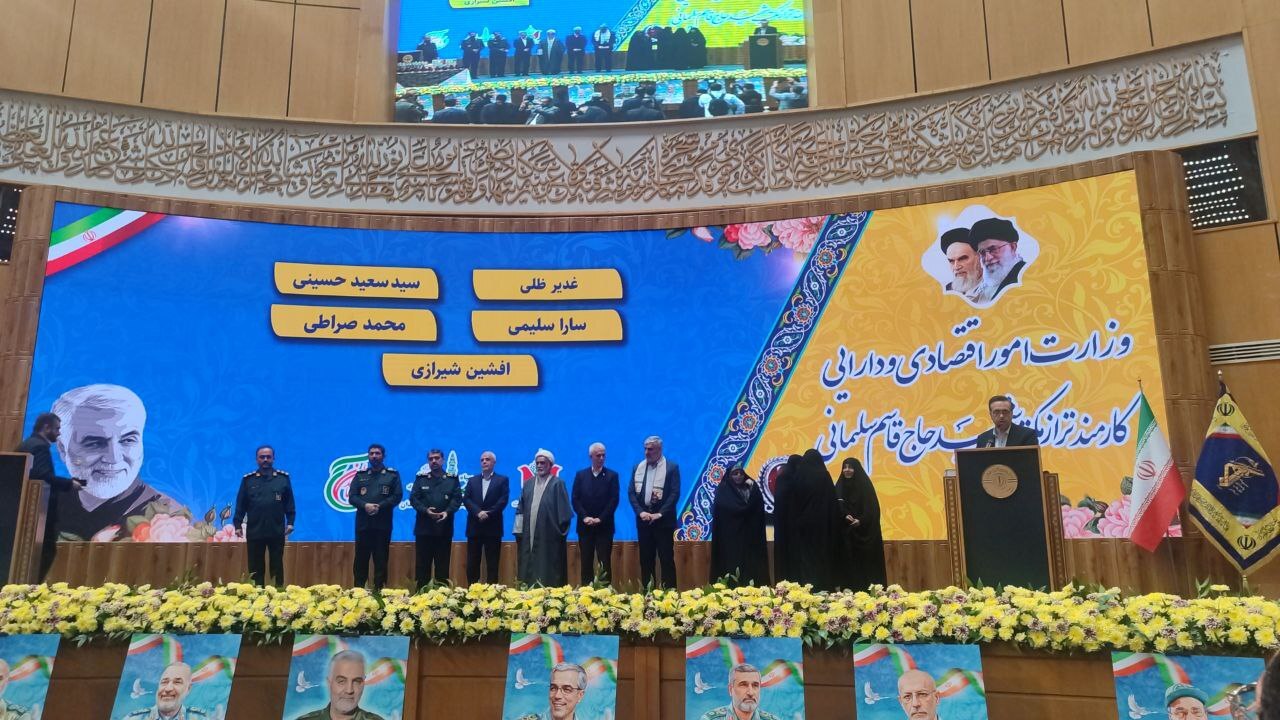مکتب حاج قاسم، الگوی عملی مدیریت جهادی است مکتب حاج قاسم، الگوی عملی مدیریت جهادی است