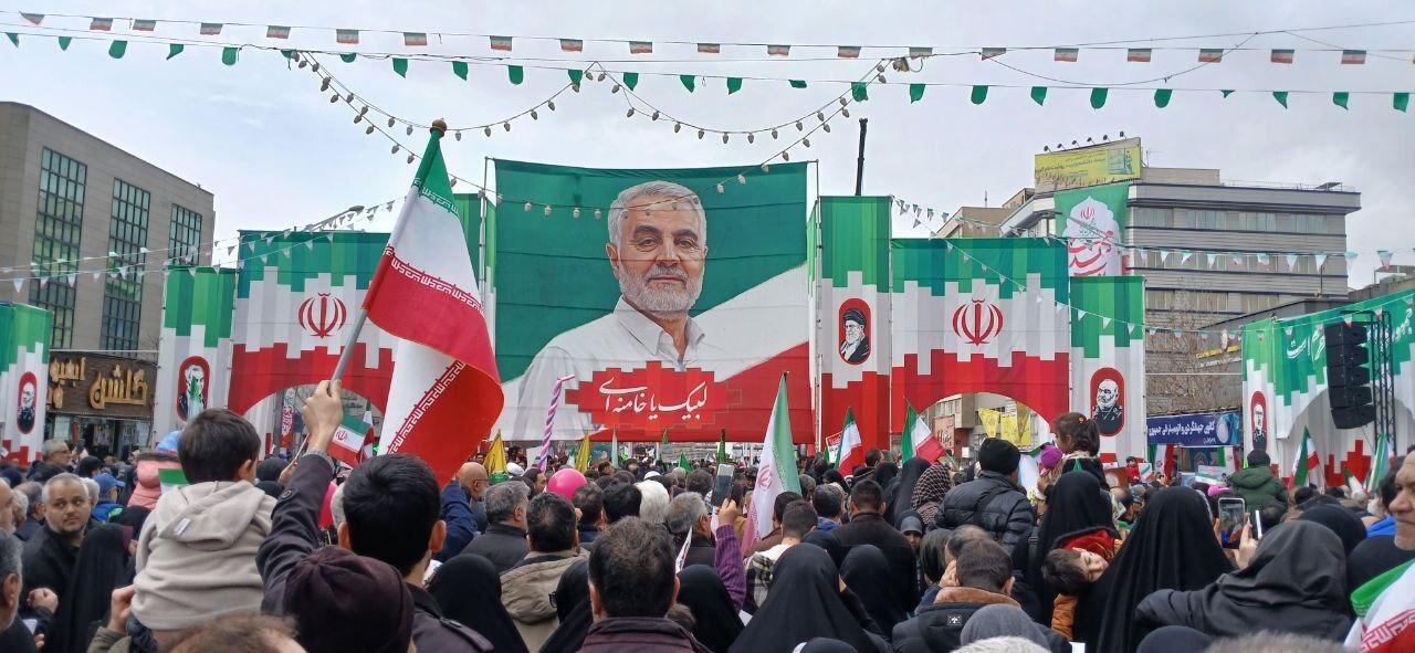 آغاز راهپیمایی ۲۲ بهمن در تهران آغاز راهپیمایی ۲۲ بهمن در تهران