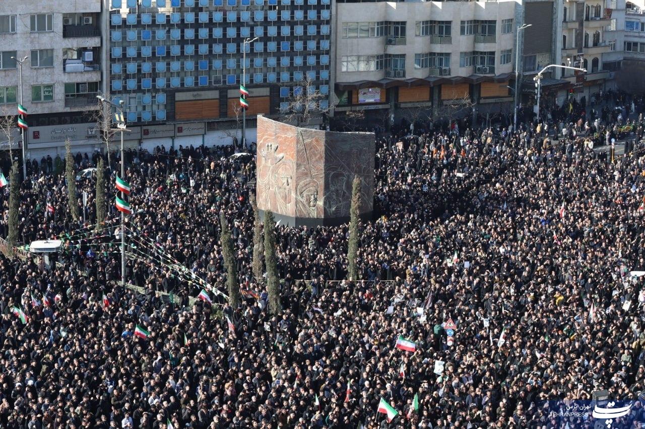 تهران در سوگ شهادت «قائد امت» تهران در سوگ شهادت «قائد امت»