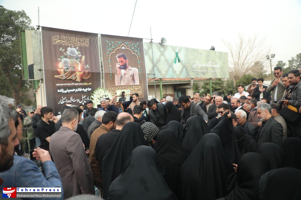 عکس| تشییع پیکر مادر جاویدالاثر حاج احمد متوسلیان در گلزار شهدای تهران